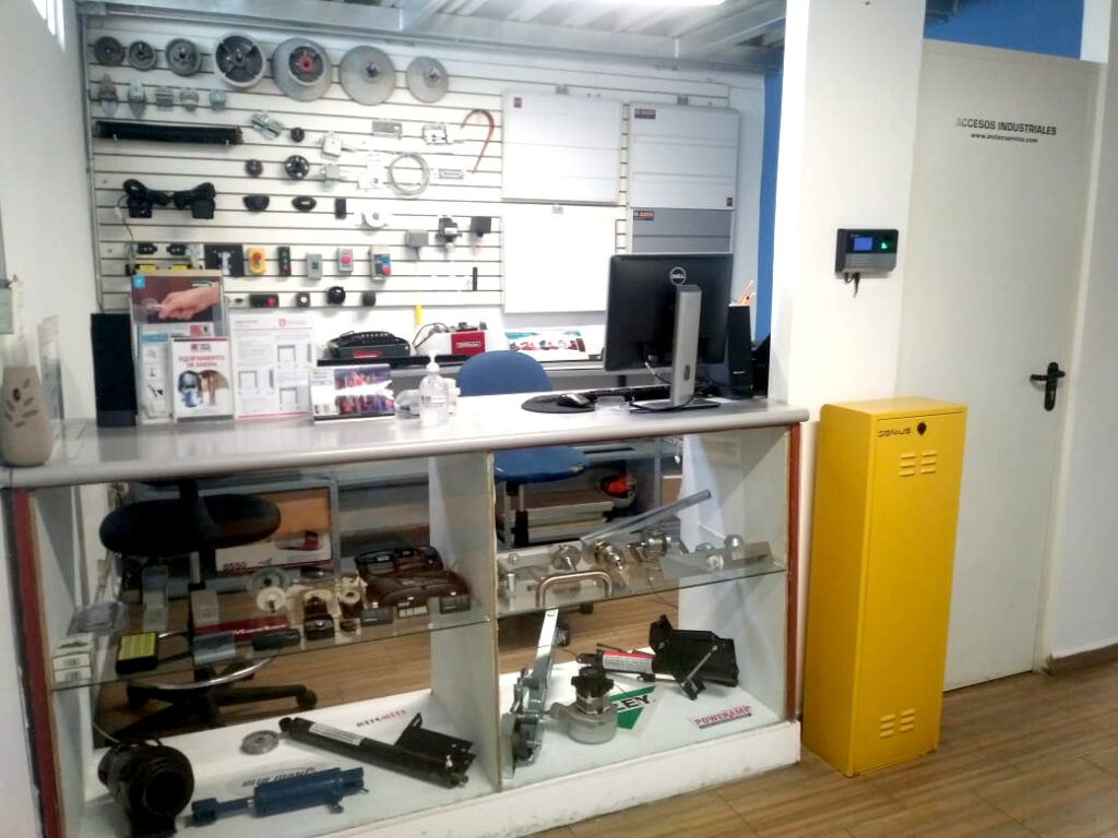 OFICINA-DENTRO-MOSTRADOR-MTY